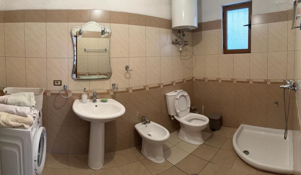 Guri Guest House Pogradec Exterior foto